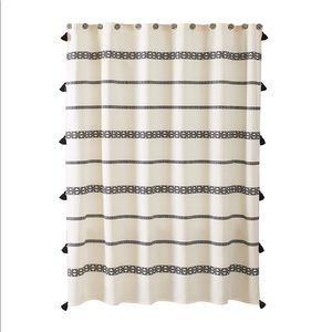 Better homes and Garden shower curtain